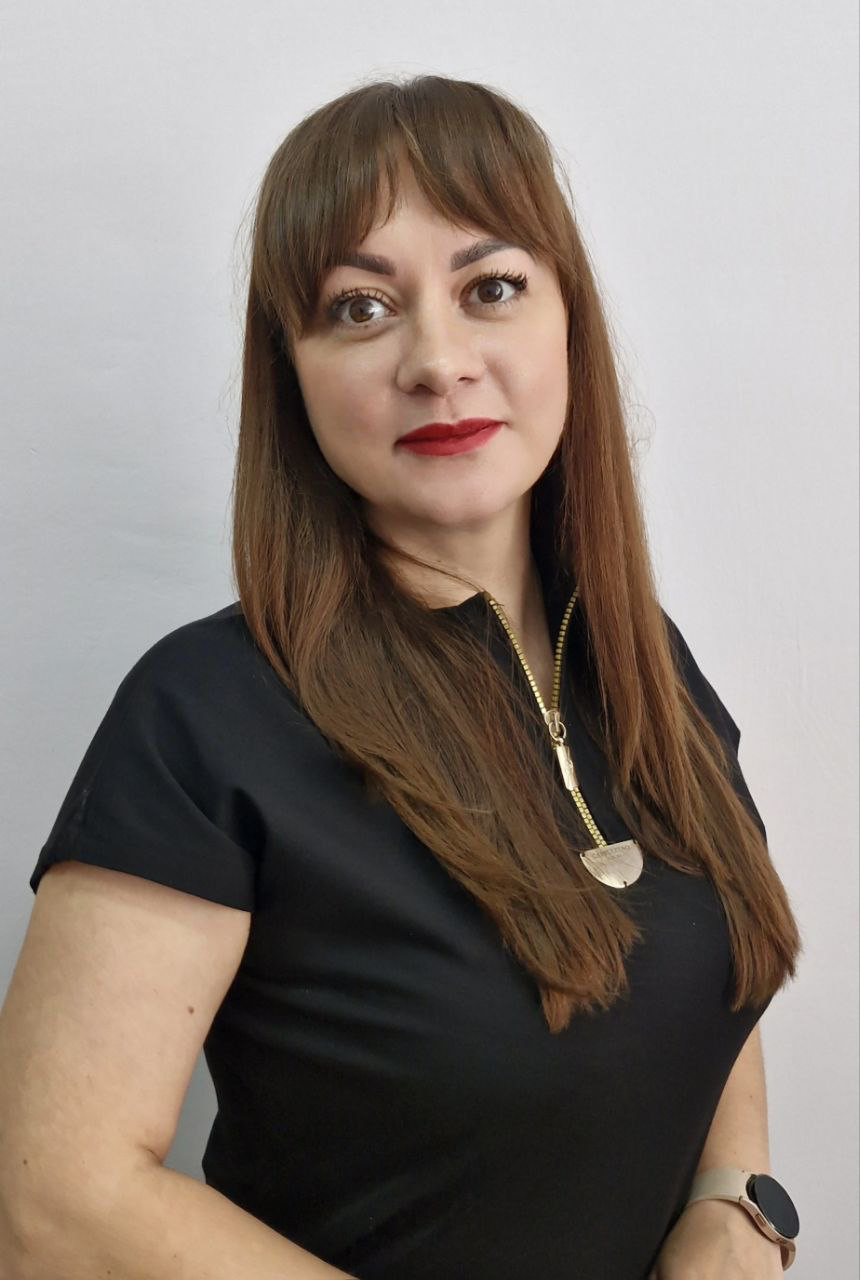 Тарасова Елена Владимировна.